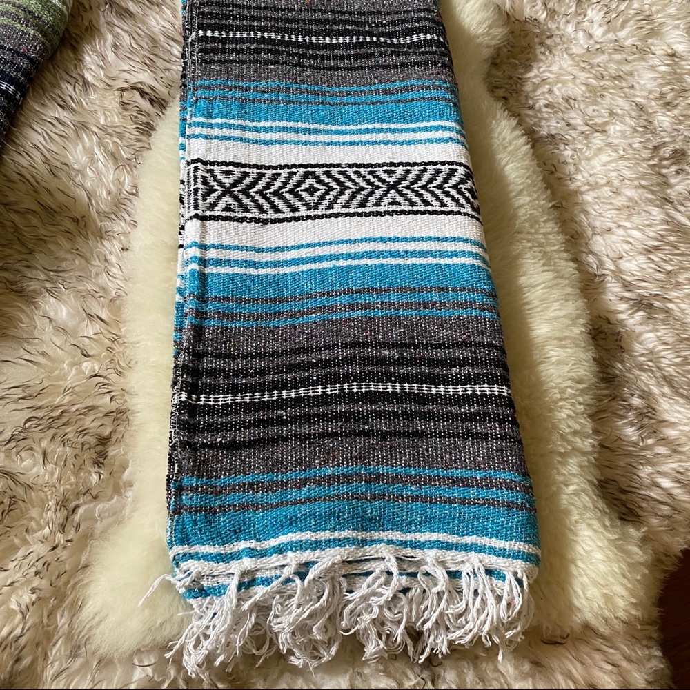 New!! 🇲🇽 Mexican Blankets🇲🇽 - Picture 4 of 4